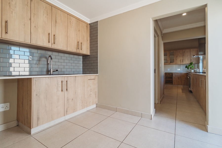 4 Bedroom Property for Sale in Kraaibosch Manor Western Cape